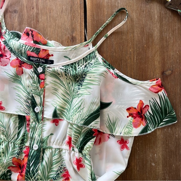 NWOT Nasty Gal Collection Keep a Cool Head Palm Romper Hawaiian Floral Size 2 - Picture 7 of 13
